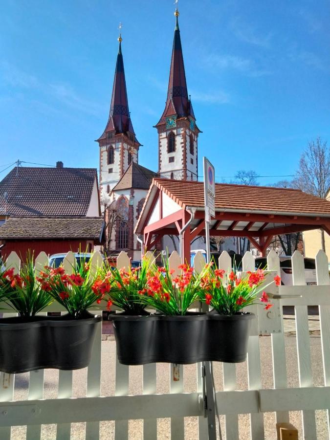 Dachgeschosswohnung-15Min Vom Europa Park Entfernt Kenzingen Extérieur photo