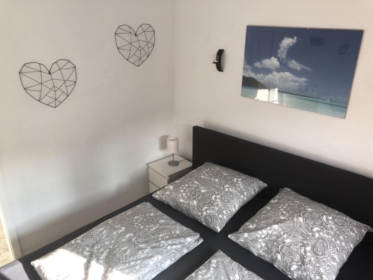 Dachgeschosswohnung-15Min Vom Europa Park Entfernt Kenzingen Extérieur photo